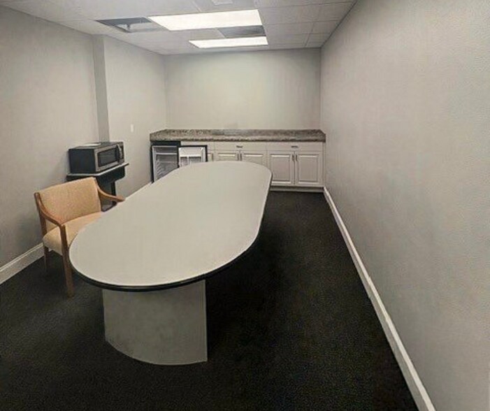 More Photos Of 4820 Park Blvd N, Pinellas Park Medical For Lease