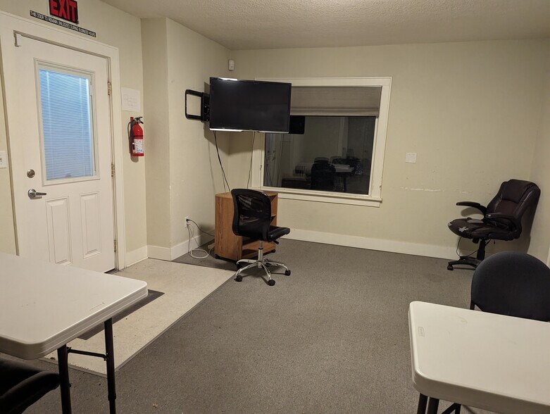 More Photos Of 2596 12th Pl SE, Salem Medical For Sale