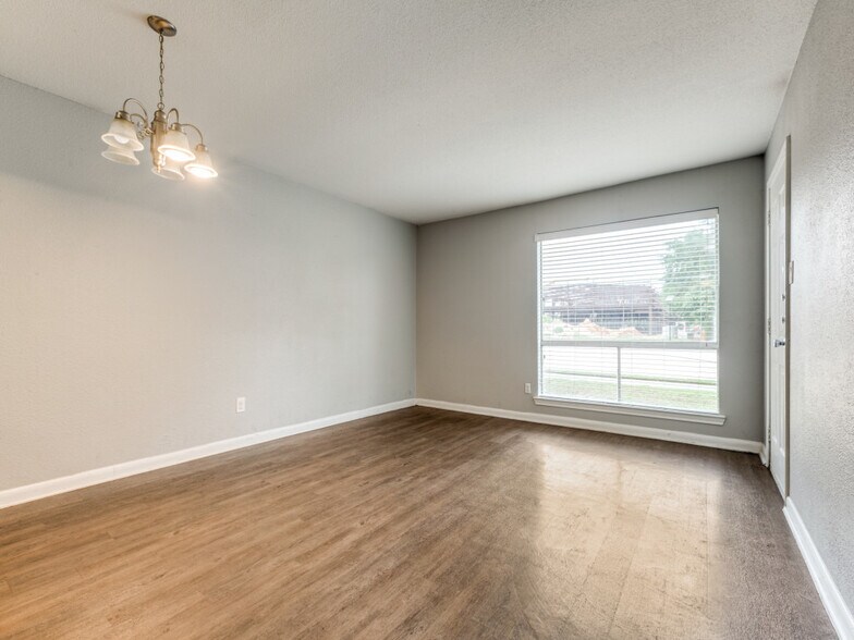 More Photos Of 311 Gladstell St, Conroe Apartments For Sale