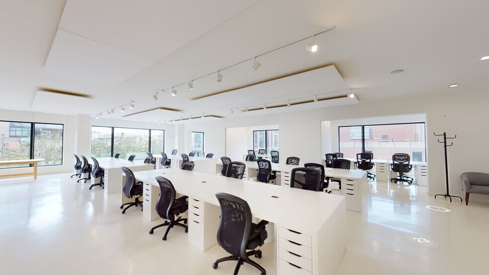 More Photos Of 755 N Wells St, Chicago Office For Lease