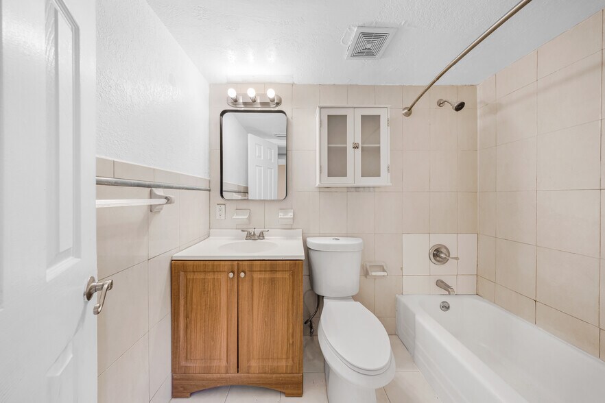 More Photos Of 1800 NE 170th St, Miami Apartments For Sale