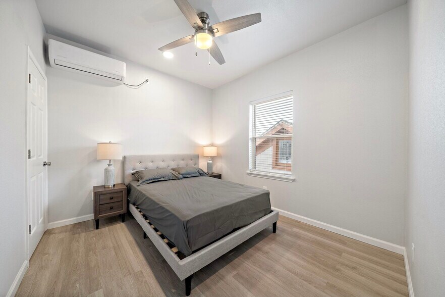 More Photos Of 808 Sealy ave, Galveston Apartments For Sale