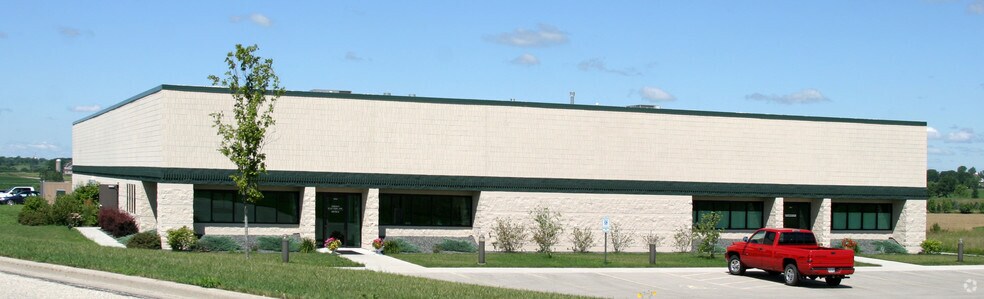 More Photos Of 1665-1667 Independence Ave, Hartford Industrial For Lease