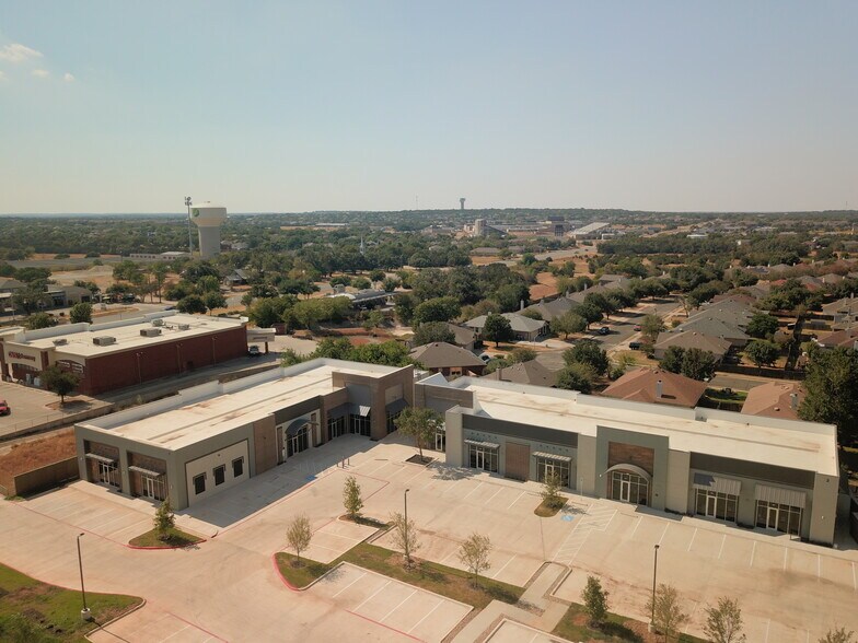 More Photos Of 821 W New Hope Dr, Cedar Park General Retail For Sale