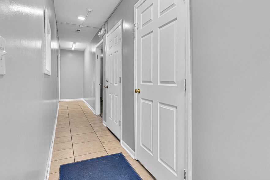 More Photos Of 205 Southbrook Pky, Kearney Daycare Center For Sale
