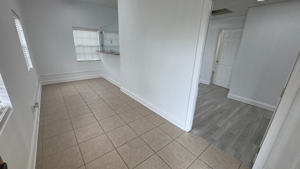 More Photos Of 1684 N Belcher Rd, Clearwater Flex For Lease