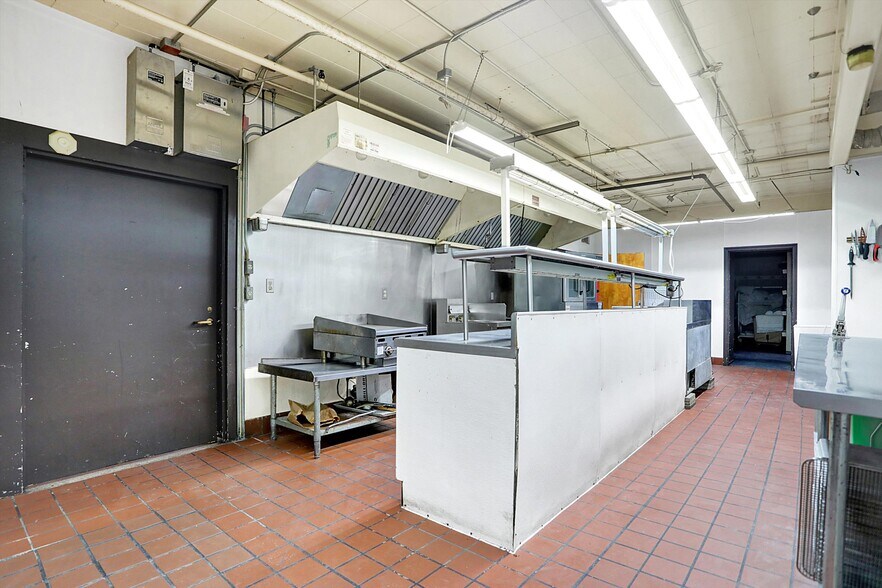 More Photos Of 35 S Main St, Batesville Warehouse For Sale