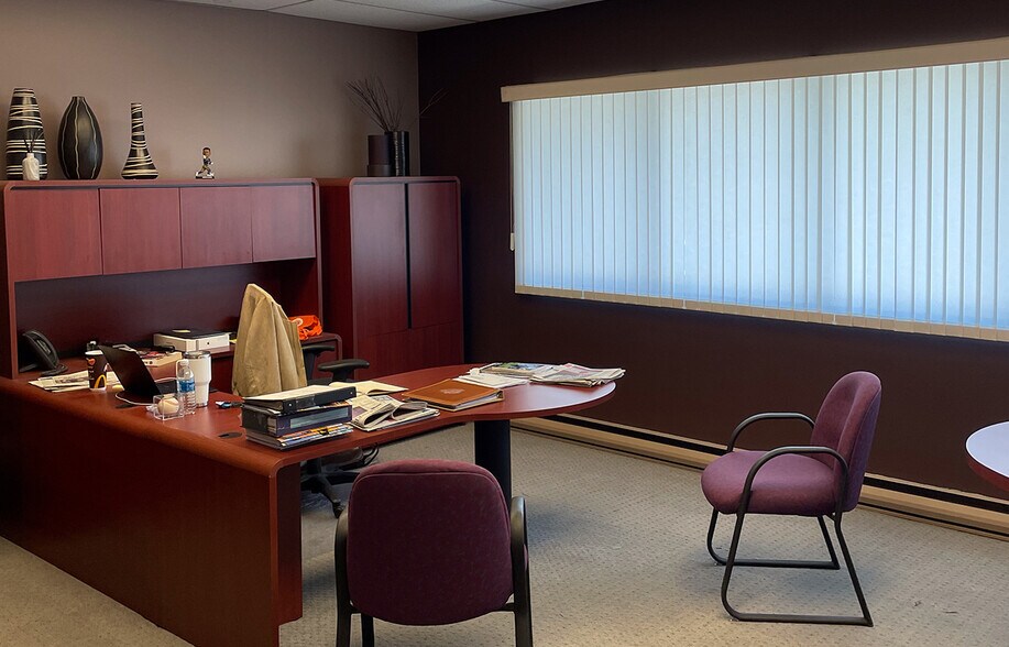 More Photos Of 1700 Church Av, Winnipeg Warehouse For Lease