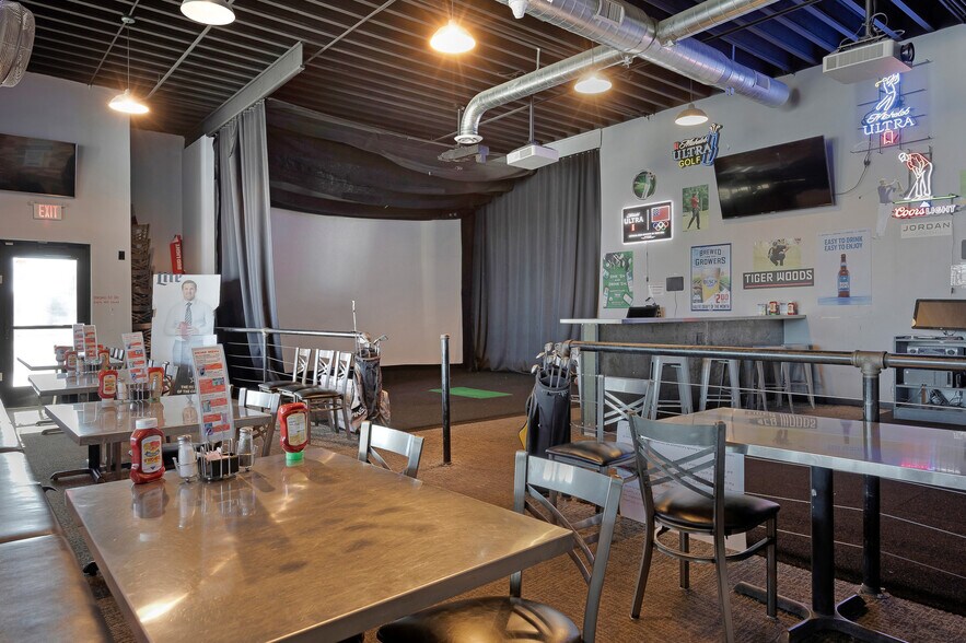 More Photos Of 7609 Hillside Rd, Amarillo Freestanding For Lease