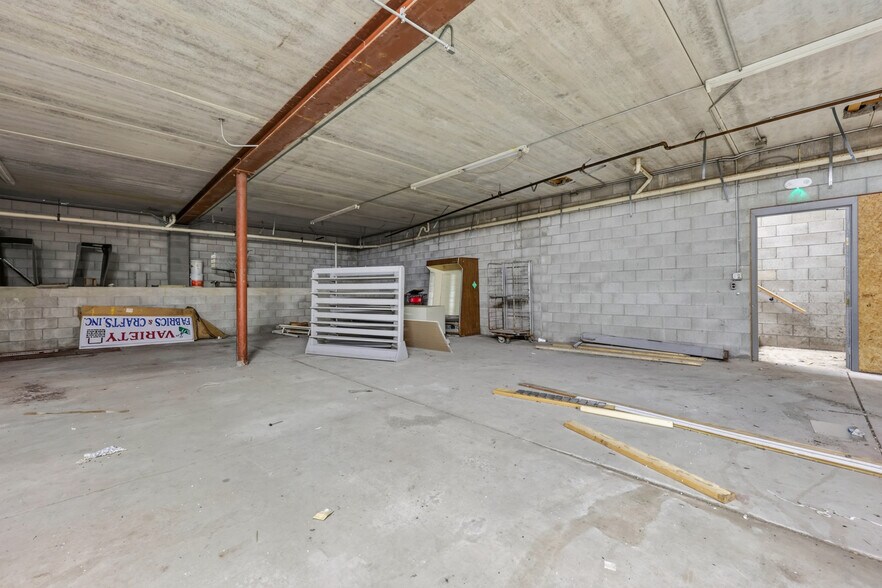 More Photos Of 1006 E Colby St, Whitehall Storefront Retail Office For Sale