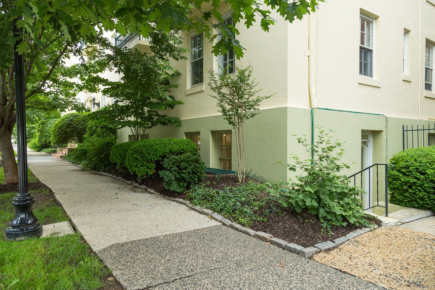 More Photos Of 3401 Greenway, Baltimore Apartments For Sale