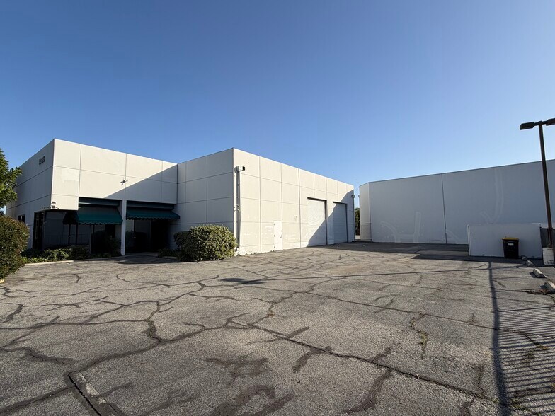 More Photos Of 18320 Bedford Cir, City of Industry Warehouse For Lease