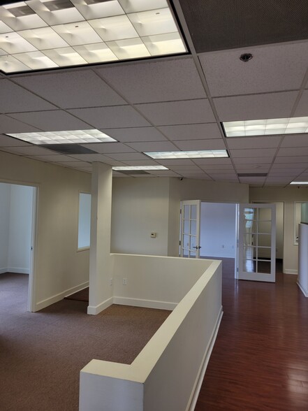 More Photos Of 2600 Foothill Blvd, La Crescenta Office For Lease