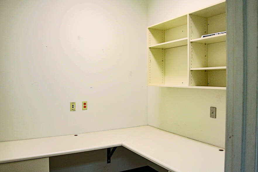 More Photos Of 1257 Sweeten Creek Rd, Asheville Office For Lease