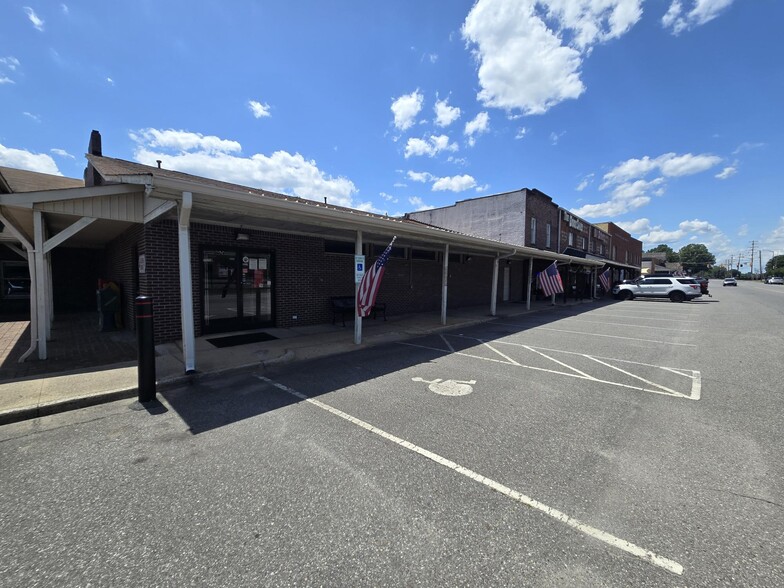 Primary Photo Of 220 S Main St, Stanley General Retail For Sale