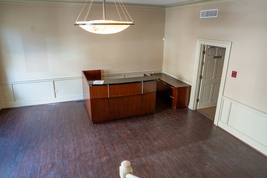 More Photos Of 61 Broad St, Charleston Office Residential For Sale