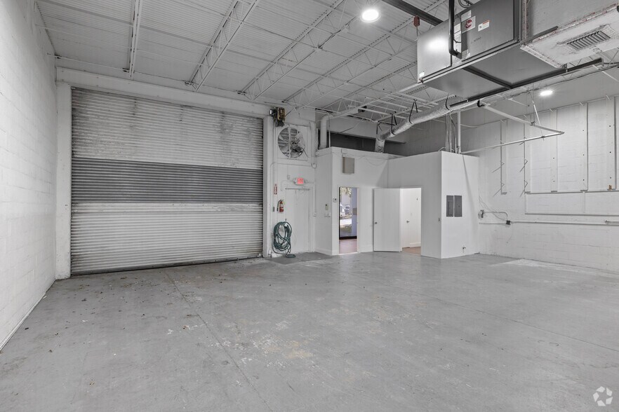 More Photos Of 19555 NE 10th Ave, Miami Unknown For Lease
