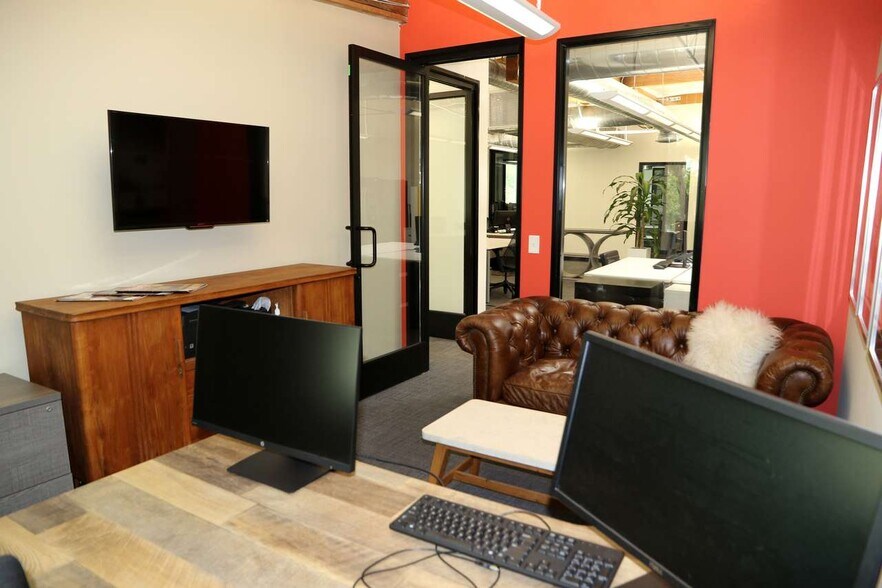 More Photos Of 3975 Landmark St, Culver City Warehouse For Lease