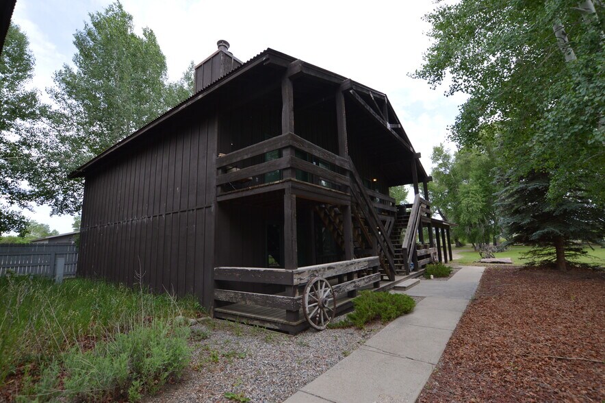 More Photos Of 1412 W Gunnison Ave, Gunnison Apartments For Sale