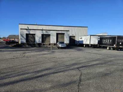 More Photos Of 325 New Boston St, Woburn Warehouse For Lease