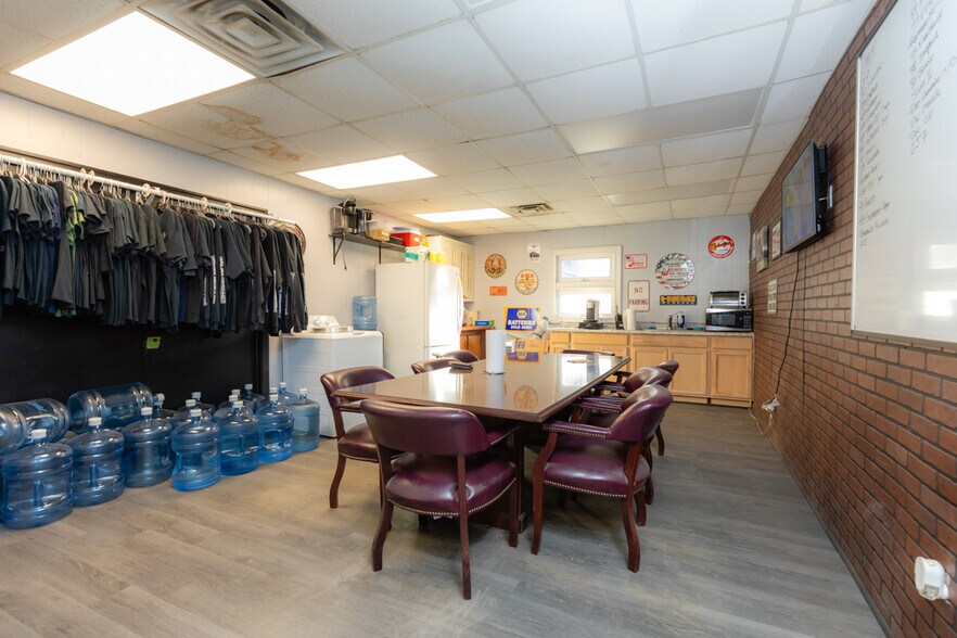 More Photos Of 1224 Dean Forest Rd, Savannah Warehouse For Lease