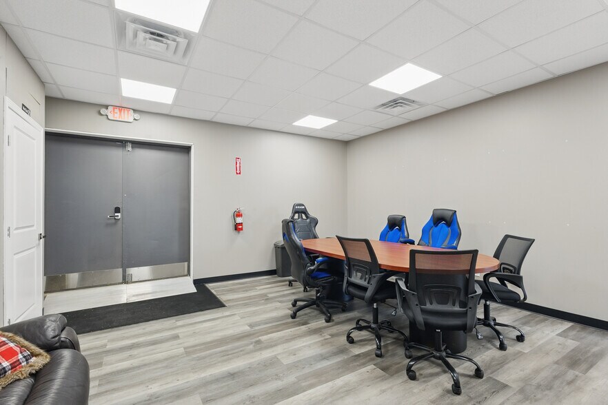 More Photos Of 581 E Cherry St, Troy Freestanding For Sale