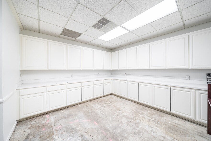 More Photos Of 23241 S Pointe Dr, Laguna Hills Office For Sale
