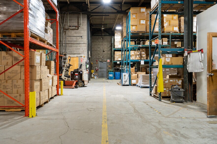 More Photos Of 9246 St Boivin, Montréal Manufacturing For Sale
