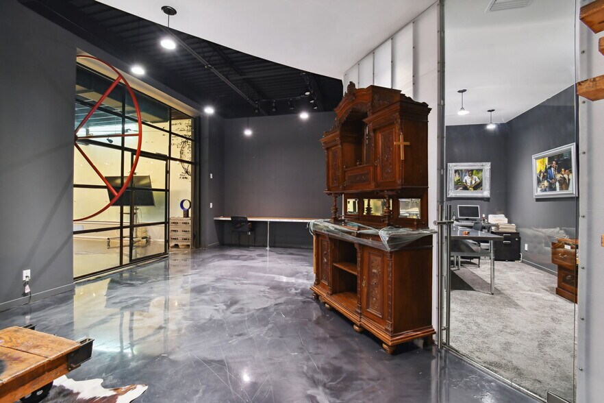 More Photos Of 3330 W Cypress St, Tampa Office For Sale