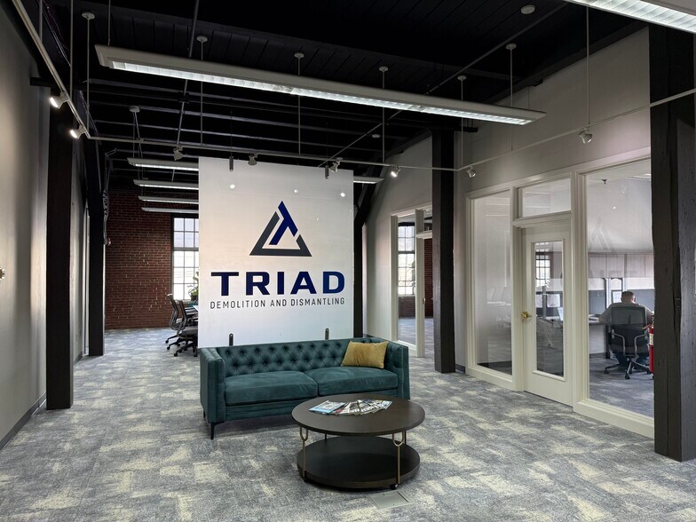 More Photos Of 420 NW 5th St, Evansville Office For Lease