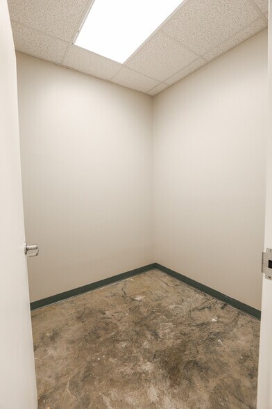 More Photos Of 2030 SW 75th Ter, Gainesville Medical For Lease