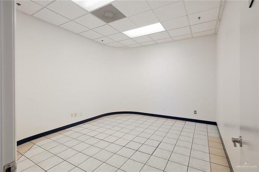 More Photos Of 451 E Alton Gloor Blvd, Brownsville Medical For Sale