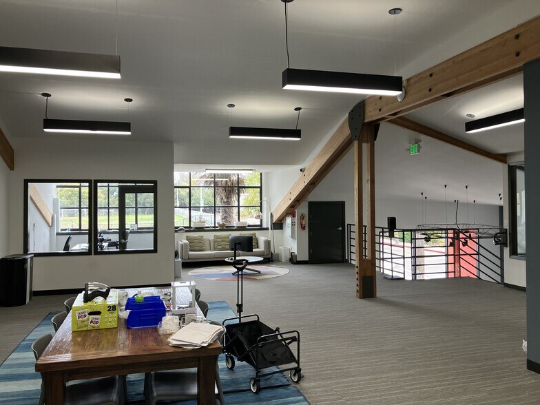 More Photos Of 1200 5th St, Berkeley Light Manufacturing For Lease