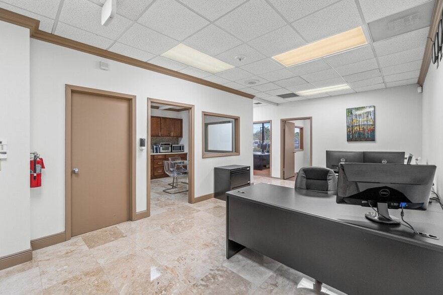 More Photos Of 3333 W Commercial Blvd, Fort Lauderdale Medical For Sale