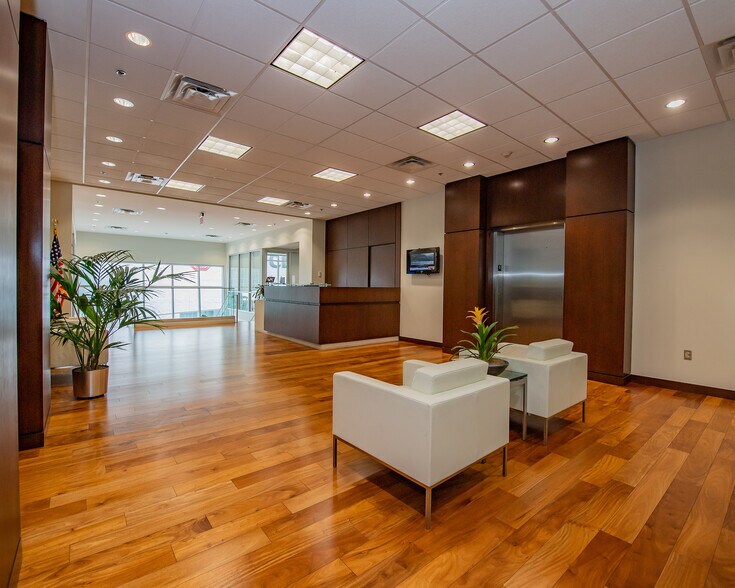 More Photos Of 201 S Denver Ave, Tulsa Office For Sale