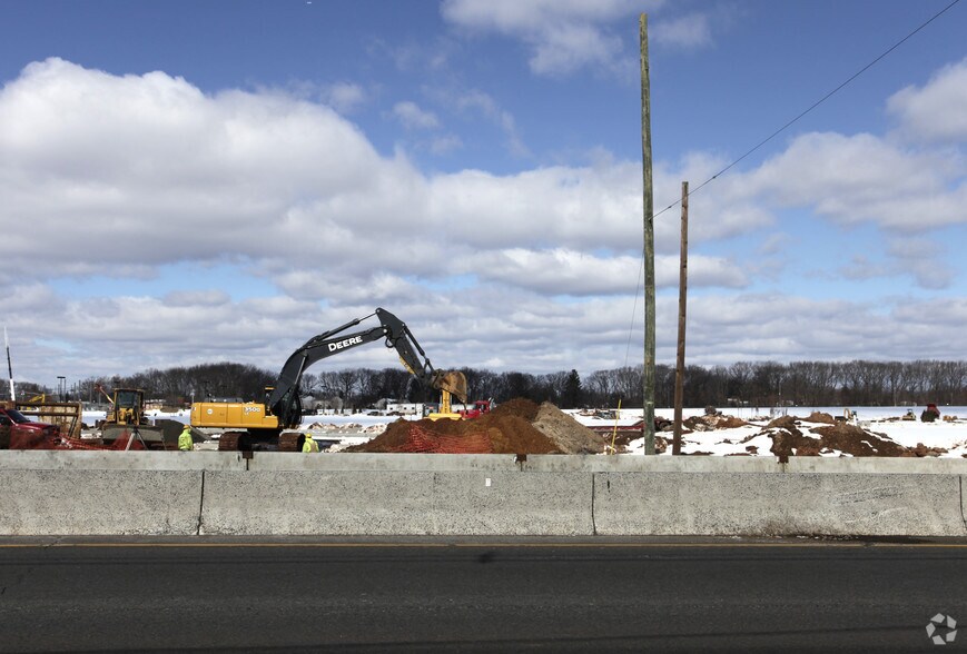 More Photos Of 939 RT 1, Edison Land For Lease