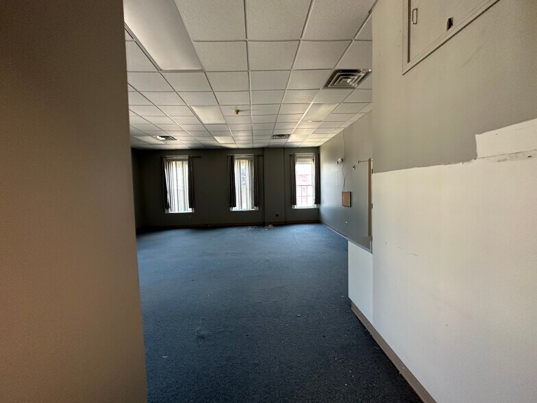More Photos Of 314 Park St, Fulton Office For Sale