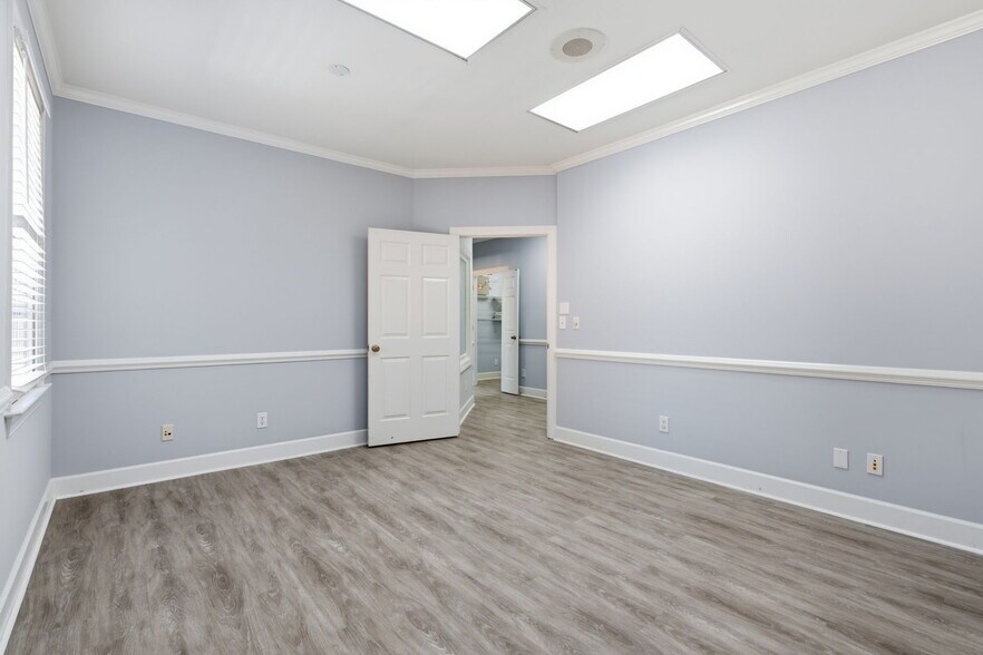 More Photos Of 2854 Johnson Ferry Rd, Marietta Office For Sale