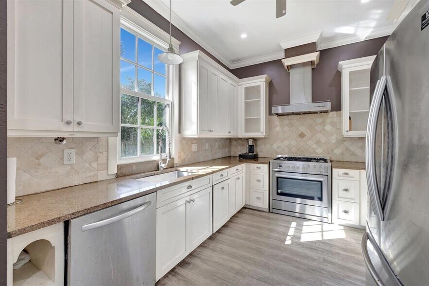 More Photos Of 901 W Las Olas Blvd, Fort Lauderdale Specialty For Sale