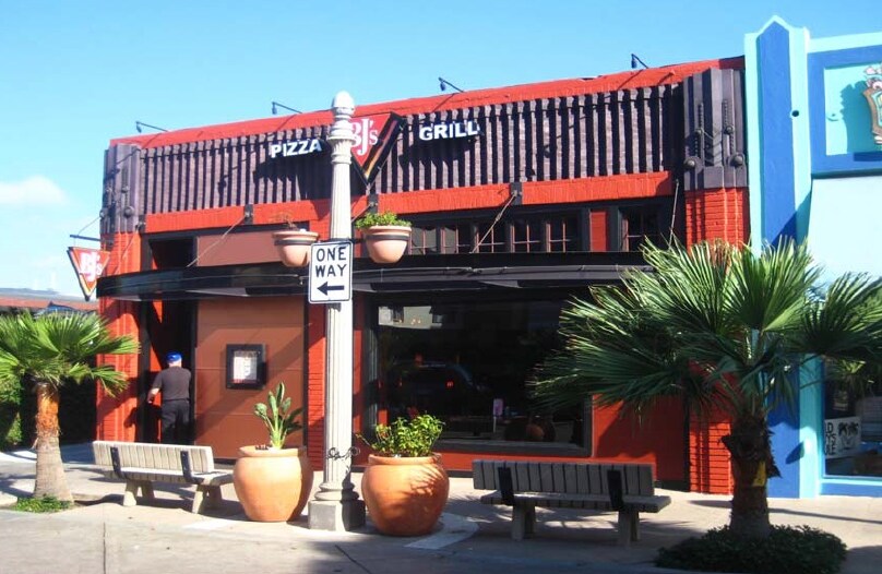 More Photos Of 106 Main St, Newport Beach Restaurant For Lease