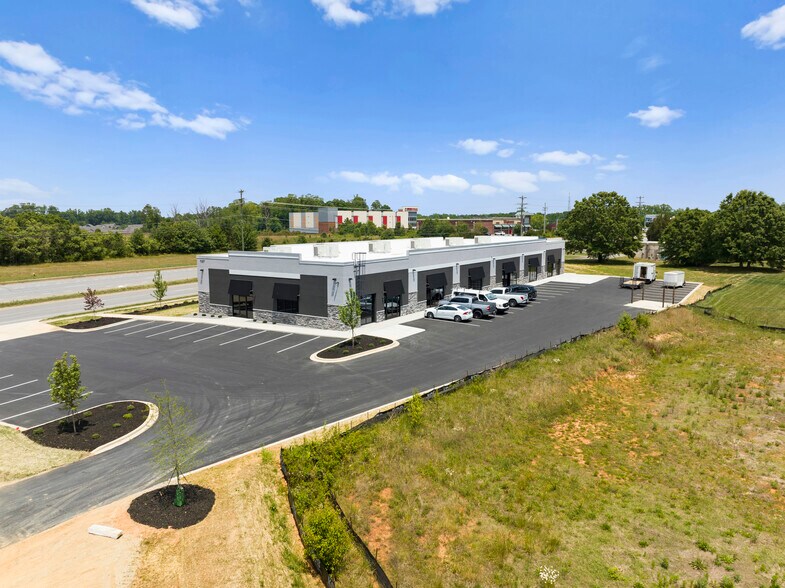 More Photos Of 1147 Brawley School Rd, Mooresville Flex For Lease