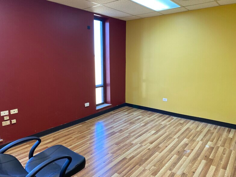 More Photos Of 18350 Kedzie Ave, Homewood Loft Creative Space For Lease