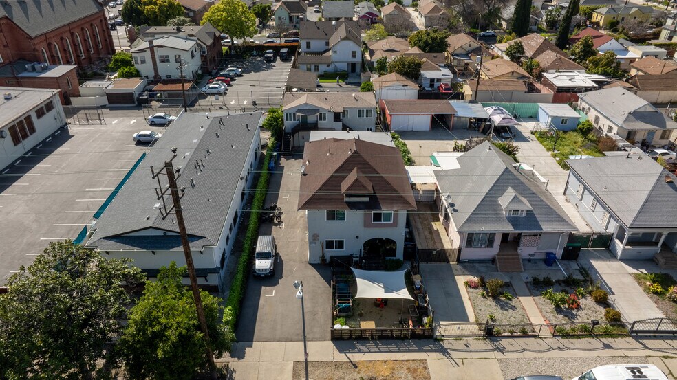 Primary Photo Of 2221 Griffin Ave, Los Angeles Apartments For Sale