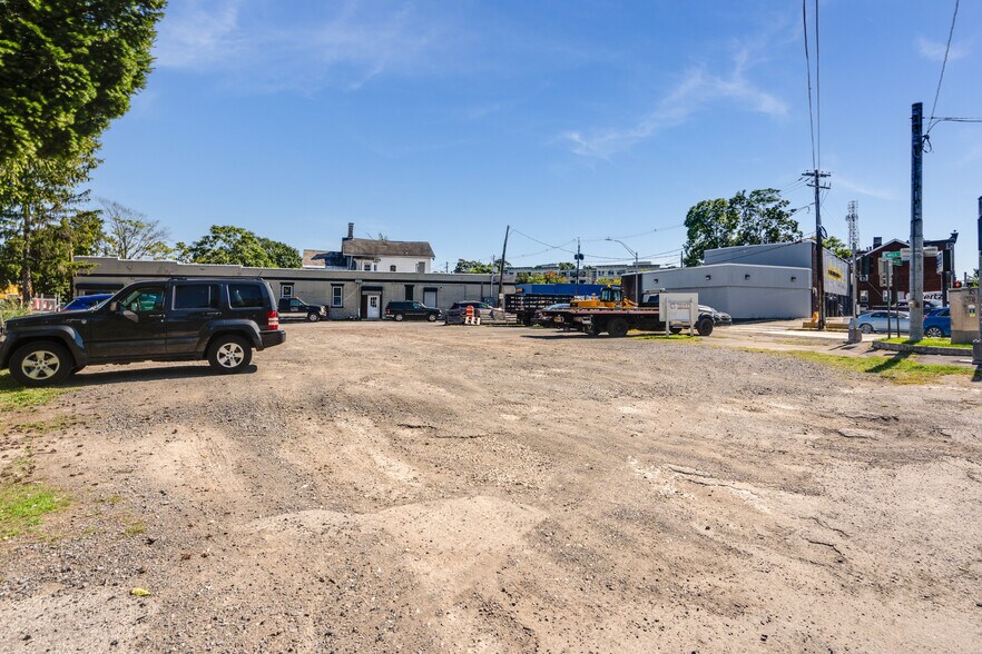 More Photos Of 359 Mill St, Poughkeepsie Freestanding For Sale