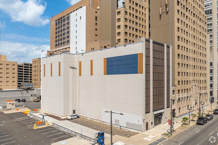More Photos Of 201-219 N 15th St, Philadelphia Medical For Lease