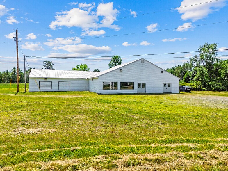 Primary Photo Of 53 Neck Rd, Benton General Retail For Sale