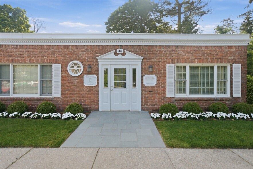 More Photos Of 33 Candee Ave, Sayville Medical For Lease