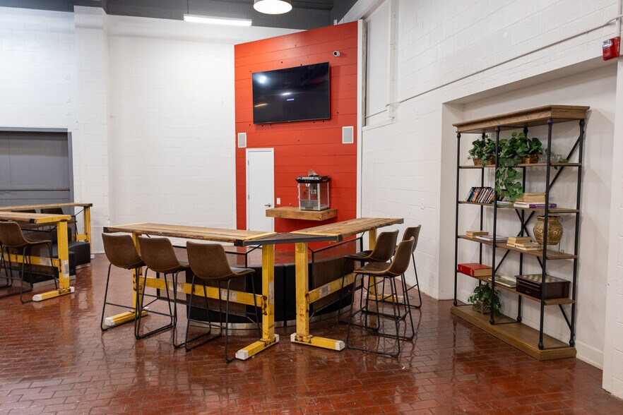 More Photos Of 1108 E 30th St, Kansas City Apartments For Lease