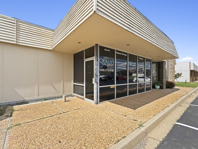 More Photos Of 1212 Air Depot, Midwest City Office For Lease