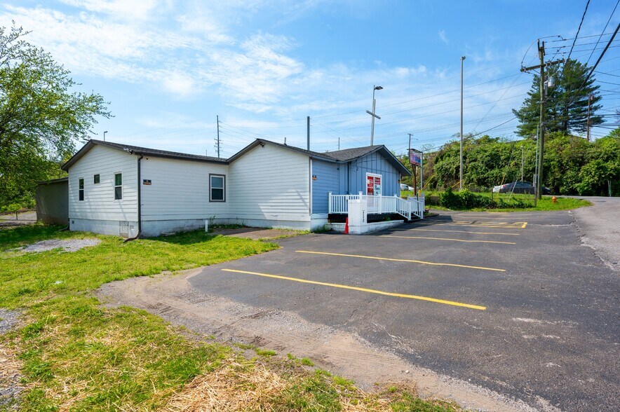 More Photos Of 200 Jupiter Dr, Nashville Flex For Sale